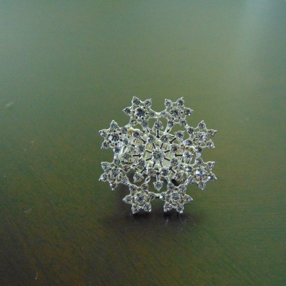 Costume Jewelry - snowflake ring- new - Picture 2 of 11